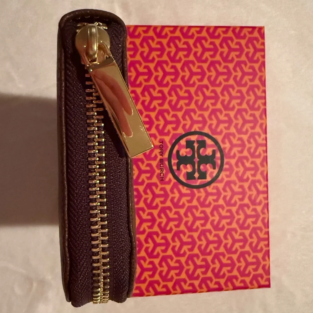 NWT, Tory Burch, Robinson Zip Continental Leather Wallet, Dark Brown